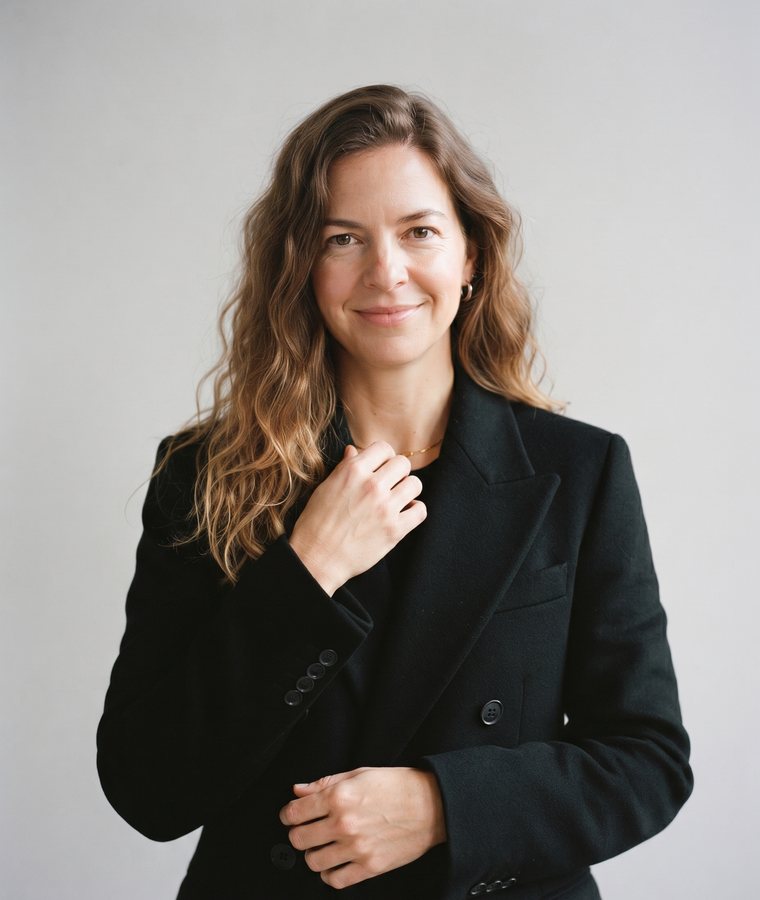 Porträt von Mira Holtkamp